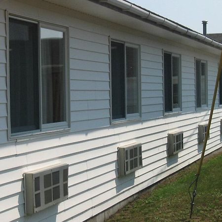 Chapel Hill Motel Brevort Exterior photo